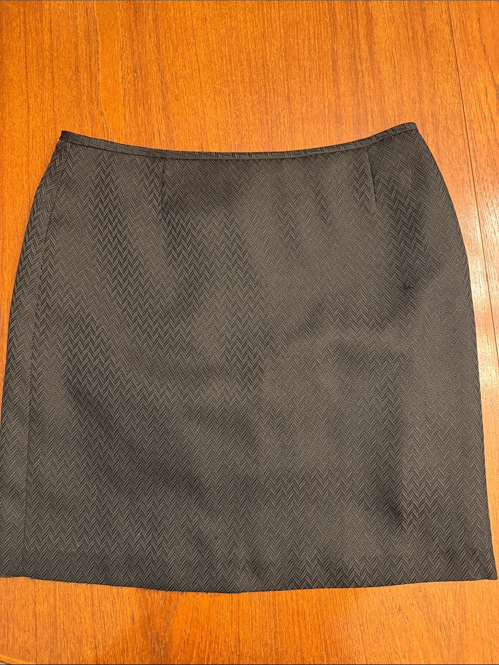 Tahari Black Chevron-Texture Pencil Skirt